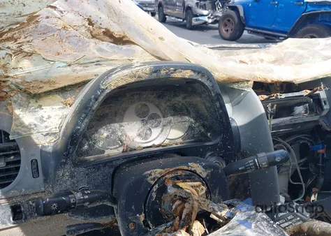 2004 Lexus Is 300 z USA, uszkodzony, nr VIN JTHBD192940087361